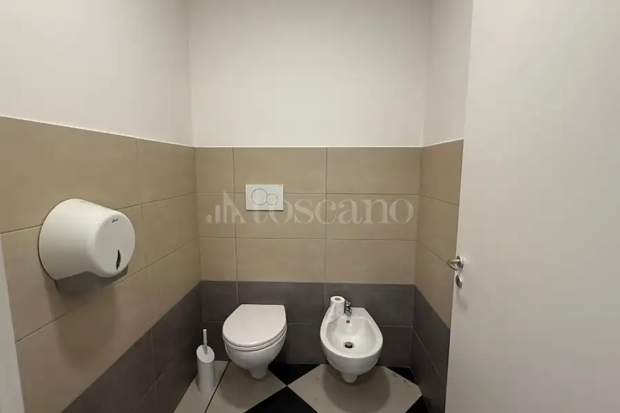 Ufficio in vendita di 300 mq a €350.000 (rif. 24/2026)