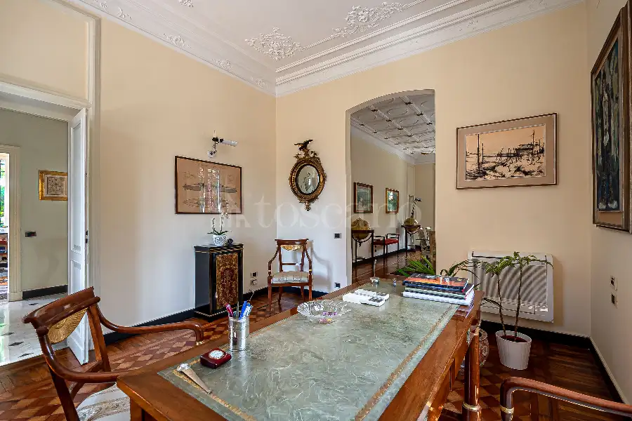 Villa in vendita di 496 mq a €3.950.000 (rif. 71/2026)