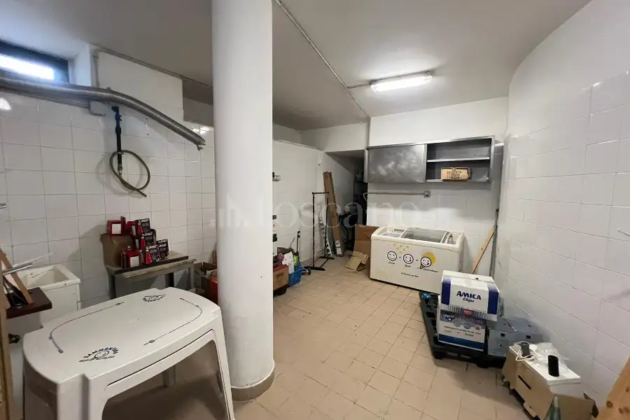 Attività Commerciale in vendita di 60 mq a €33.000 (rif. 39/2026)