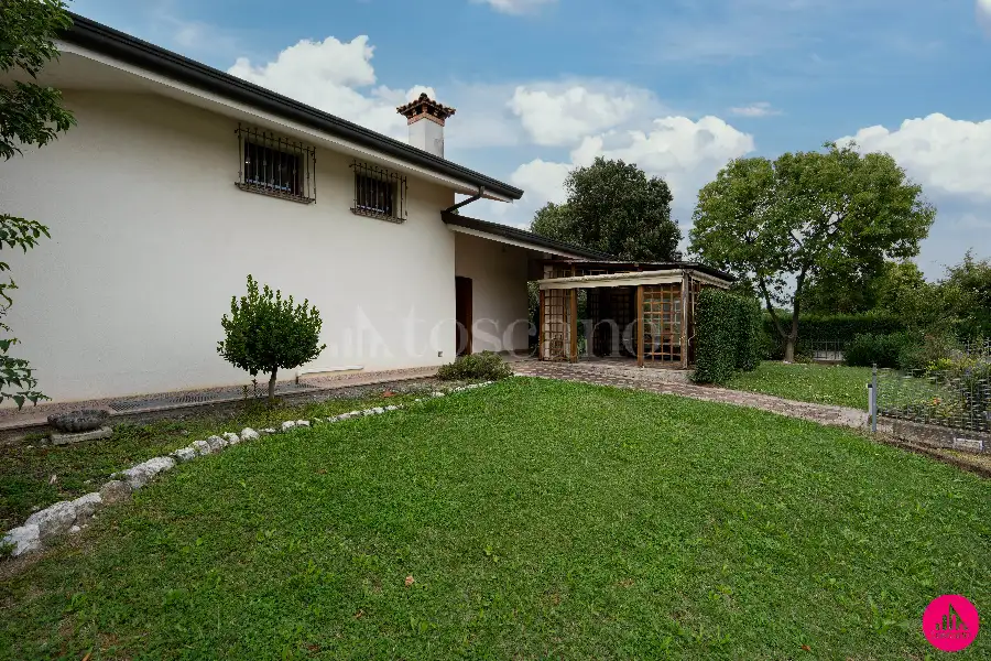 Villino a Schiera in vendita di 228 mq a €395.000 (rif. 177/2026)