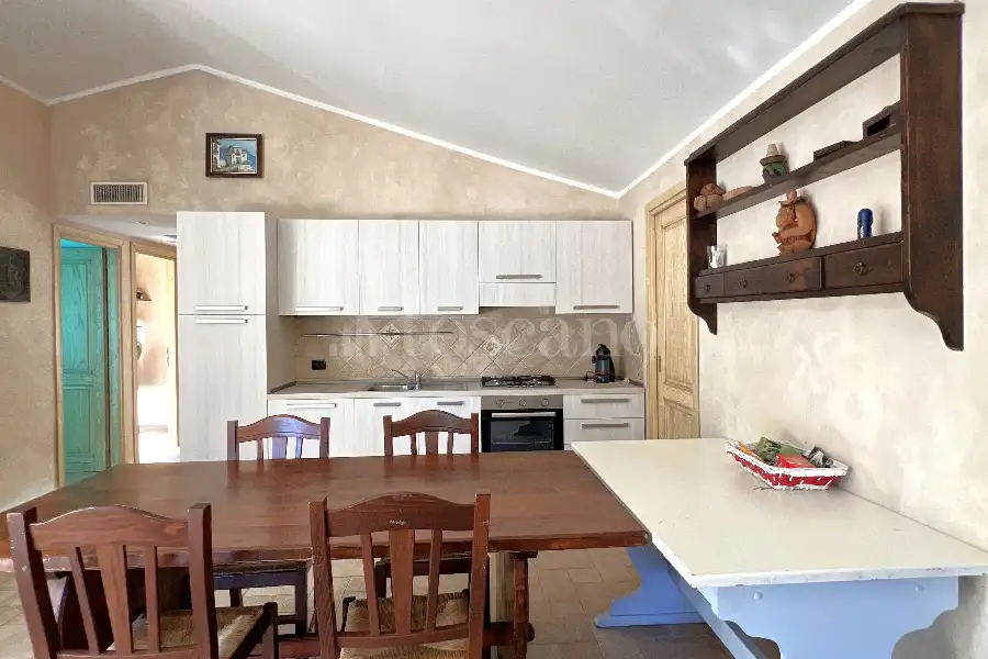 Casa Indipendente in vendita di 200 mq a €770.000 (rif. 37/2026)