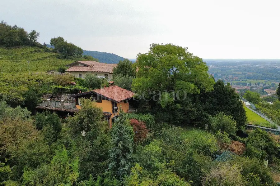 Casa Indipendente in vendita di 90 mq a €780.000 (rif. 57/2026)