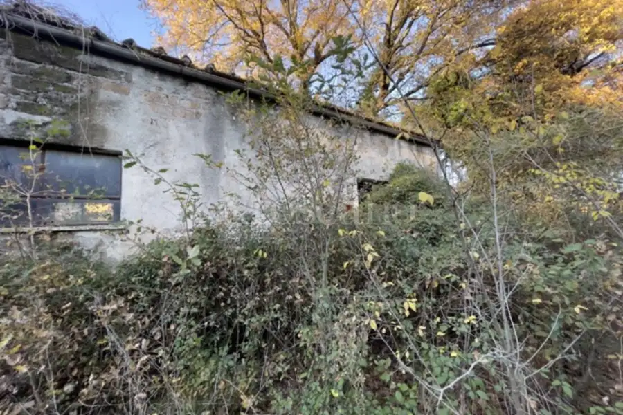 Edificabile Industriale in vendita di 30.000 mq a €320.000 (rif. 6/2026)
