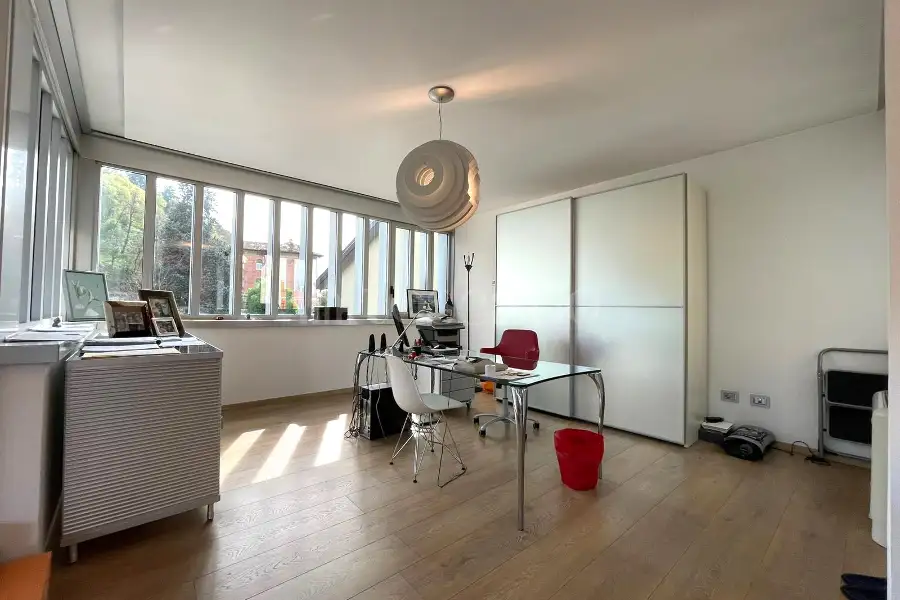 Ufficio in vendita di 85 mq a €275.000 (rif. 32/2026)