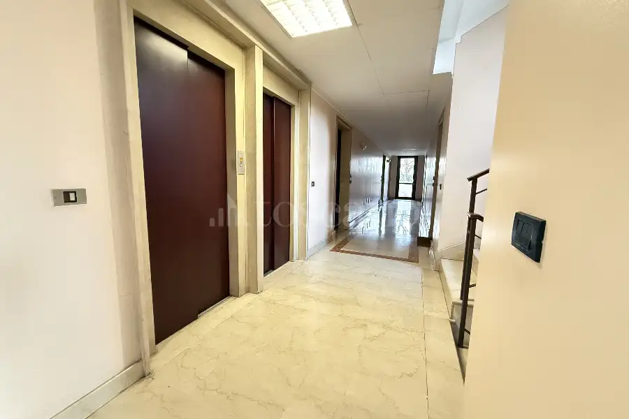 Ufficio in vendita di 250 mq a €250.000 (rif. 5/2026)