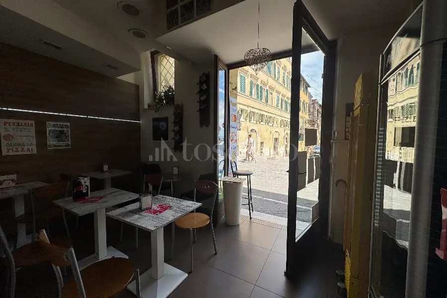 Negozio in vendita di 60 mq a €249.000 (rif. 15/2025)