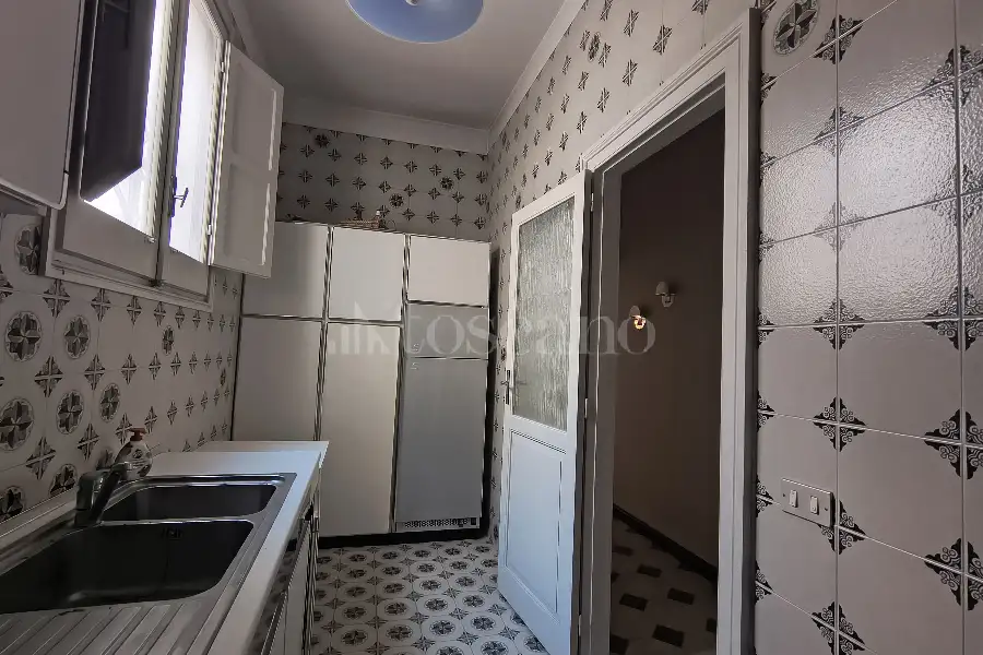 Palazzo in vendita di 585 mq a €338.000 (rif. 51/2026)