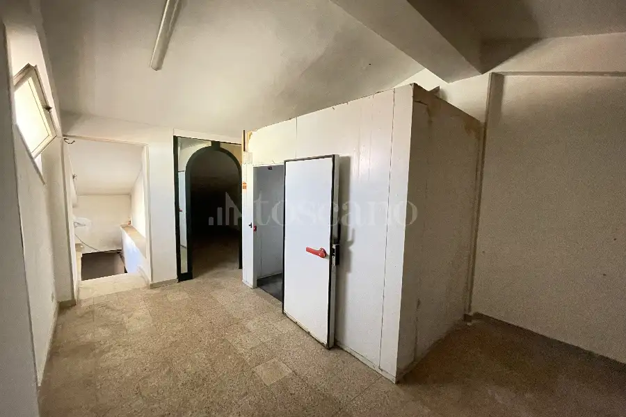 Negozio in vendita di 98 mq a €124.000 (rif. 44/2025)