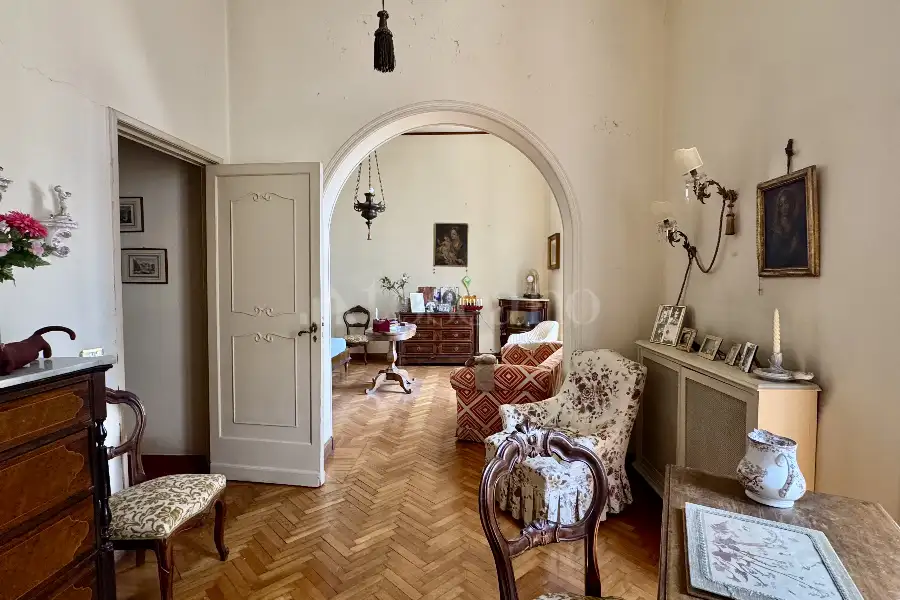 Casa in vendita di 340 mq a €690.000 (rif. 144/2025)