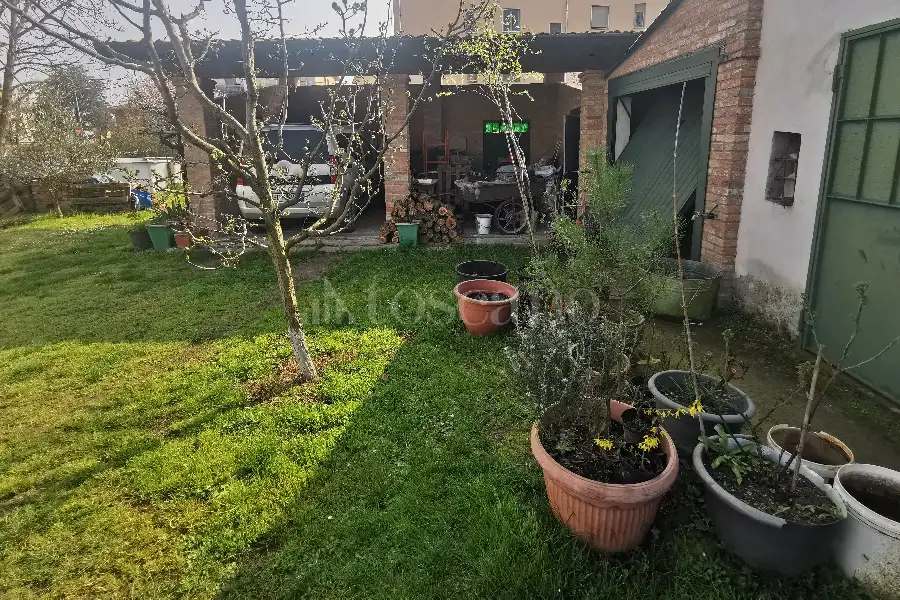 Casa Indipendente in vendita di 210 mq a €300.000 (rif. 9/2026)