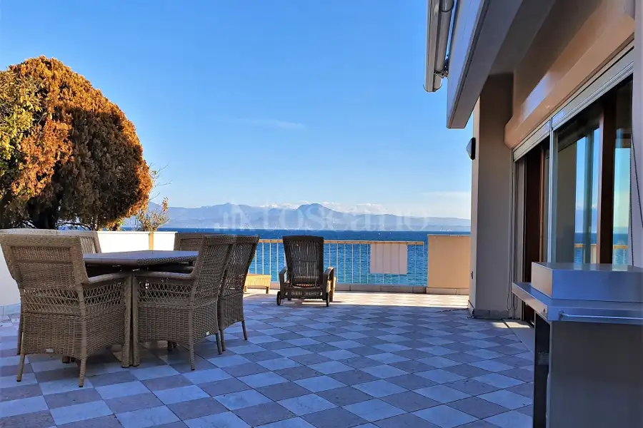 Villino a Schiera in vendita di 300 mq a €2.100.000 (rif. 36/2025)