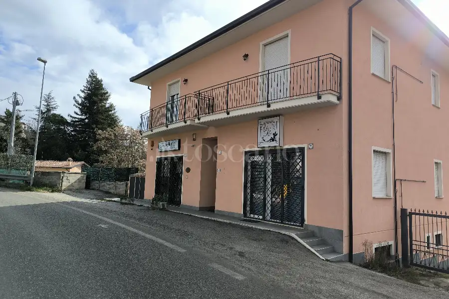 Negozio in affitto di 30 mq a €400 (rif. 30/2025)