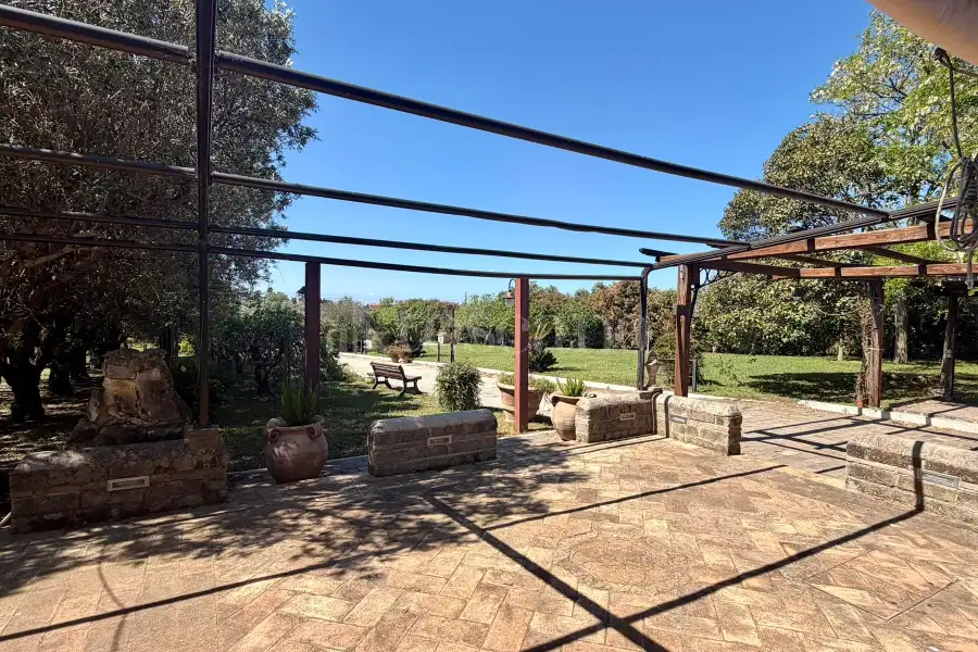 Casa Indipendente in vendita di 300 mq a €459.000 (rif. 27/2026)