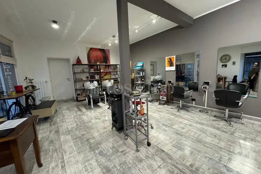 Negozio in vendita di 109 mq a €80.000 (rif. 130/2026)