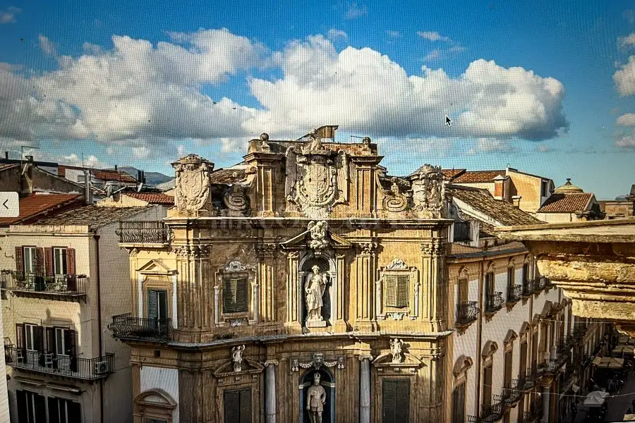 Attico in vendita di 500 mq a €1.600.000 (rif. 111/2025)