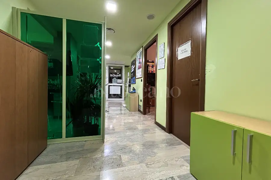 Ufficio in vendita di 200 mq a €459.000 (rif. 11/2026)