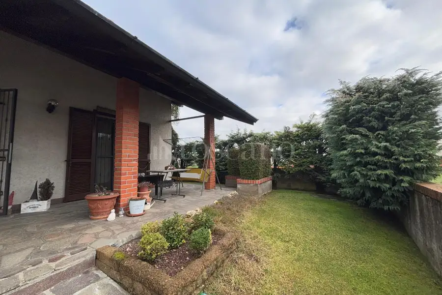Villa in vendita di 250 mq a €325.000 (rif. 2/2026)