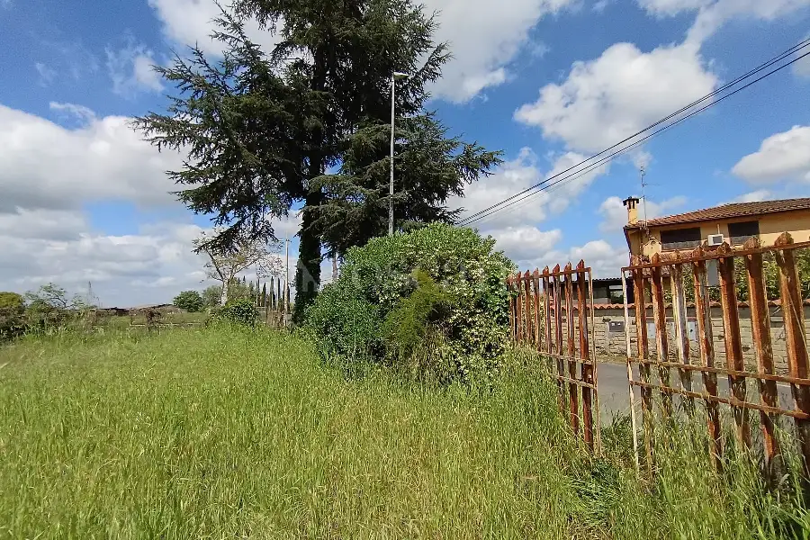 Edificabile Residenziali in vendita di 1.000 mq a €89.000 (rif. 24/2026)