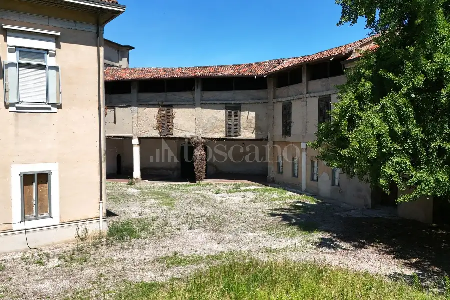 Rustico in vendita di 2.000 mq a €2.000.000 (rif. 26/2026)
