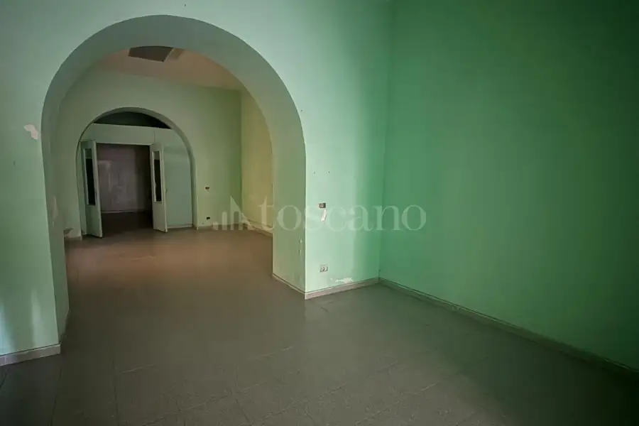 Negozio in affitto di 82 mq a €250 (rif. 98/2026)
