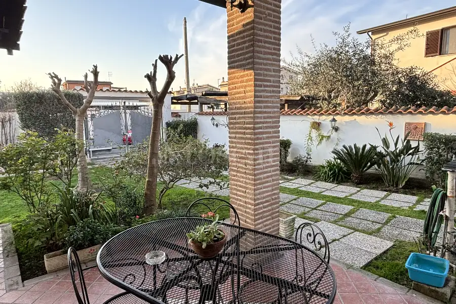 Villa in vendita di 200 mq a €495.000 (rif. 12/2026)