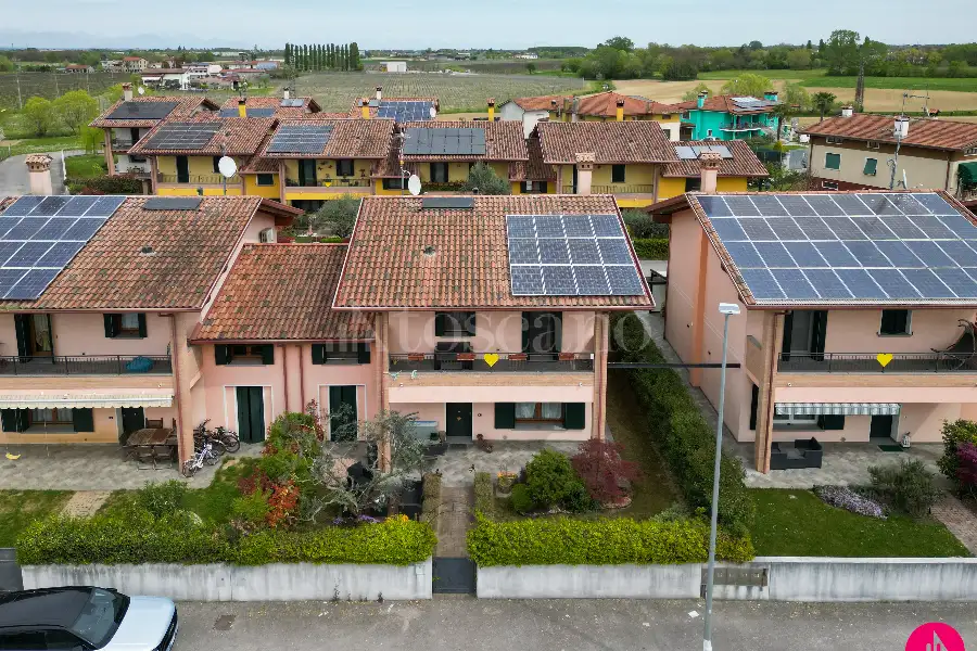 Villino a Schiera in vendita di 181 mq a €299.000 (rif. 57/2026)