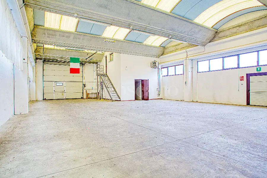 Capannone in vendita di 560 mq a €780.000 (rif. 46/2026)
