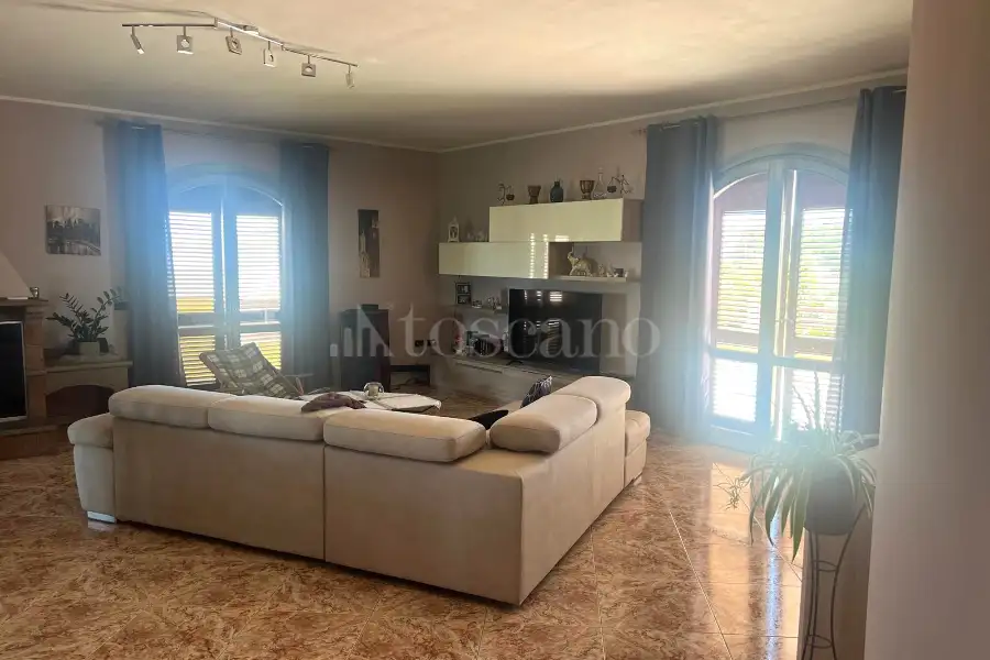 Casa in vendita di 680 mq a €1.050.000 (rif. 43/2025)