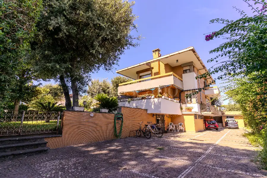 Villa in vendita di 400 mq a €780.000 (rif. 77/2025)