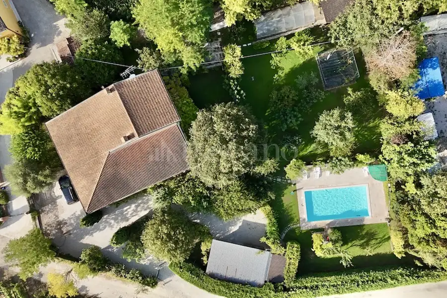 Villa in vendita di 380 mq a €795.000 (rif. 26/2026)