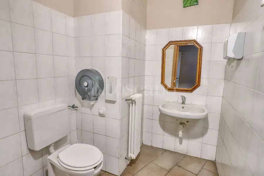 Negozio in vendita di 152 mq a €320.000 (rif. 74/2026)