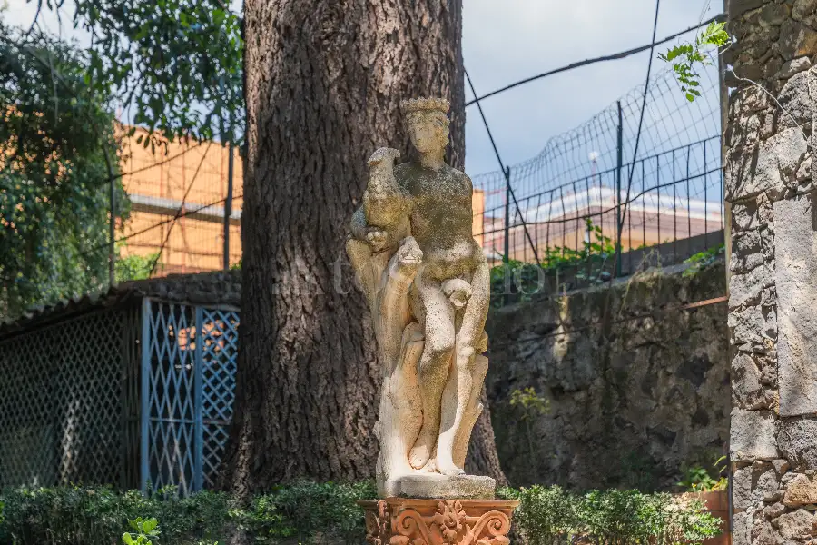 Villa in vendita di 1.200 mq a €4.250.000 (rif. 61/2026)