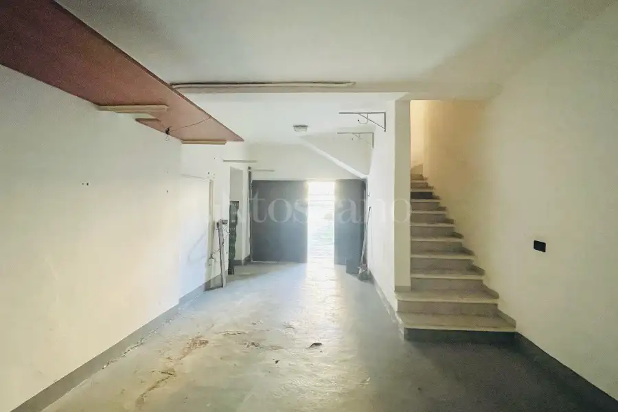 Villa Plurifamiliare in vendita di 255 mq a €650.000 (rif. 3/2026)