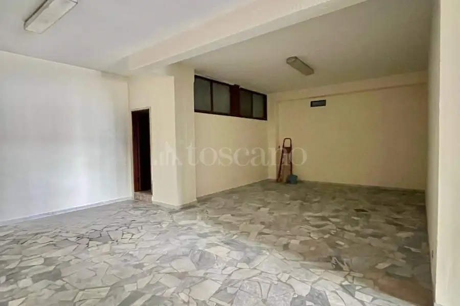 Negozio in affitto di 100 mq a €600 (rif. 1/2026)