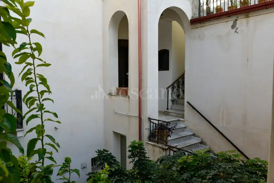 Casa in vendita di 410 mq a €420.000 (rif. 25/2026)