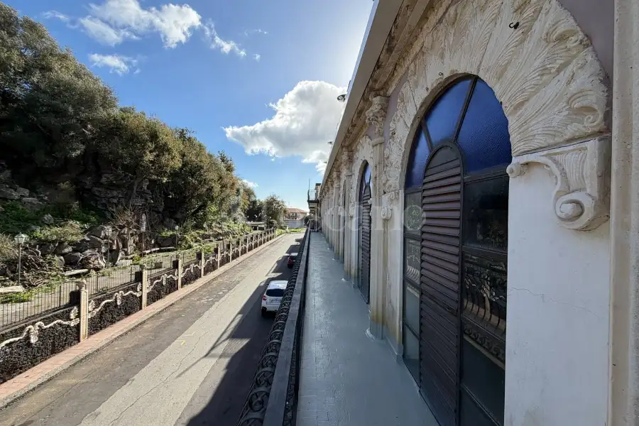 Palazzo in affitto di 500 mq a €5.800 (rif. 216/2025)