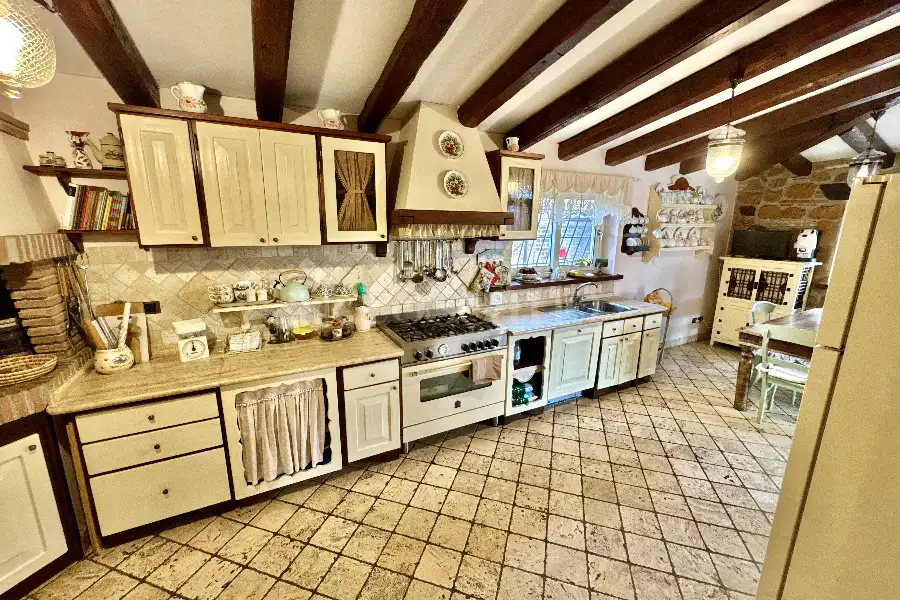 Villa in vendita di 300 mq a €445.000 (rif. 11/2025)