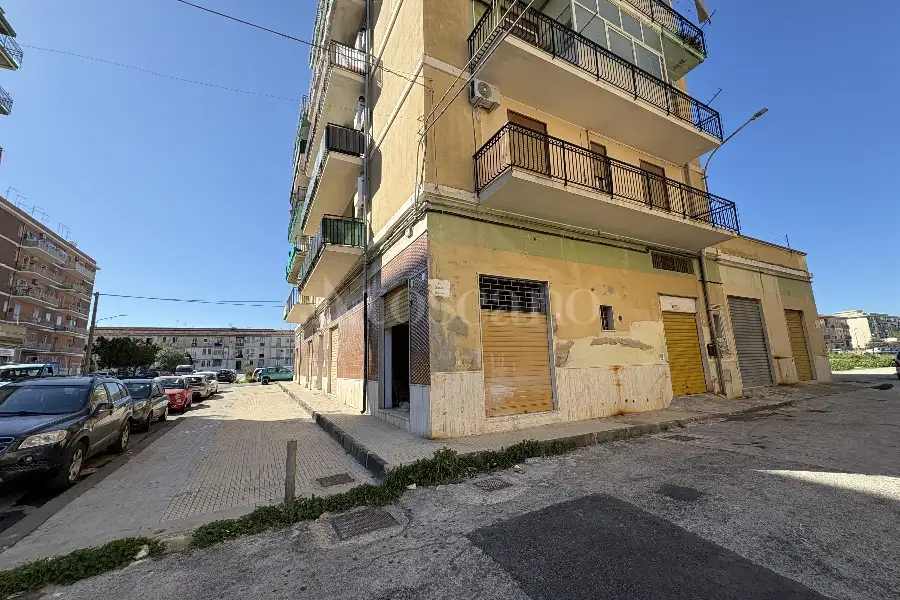 Negozio in vendita di 67 mq a €70.000 (rif. 17/2026)