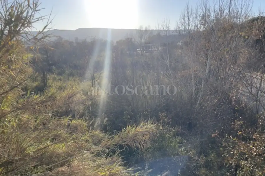 Edificabile Industriale in vendita di 30.000 mq a €320.000 (rif. 6/2026)
