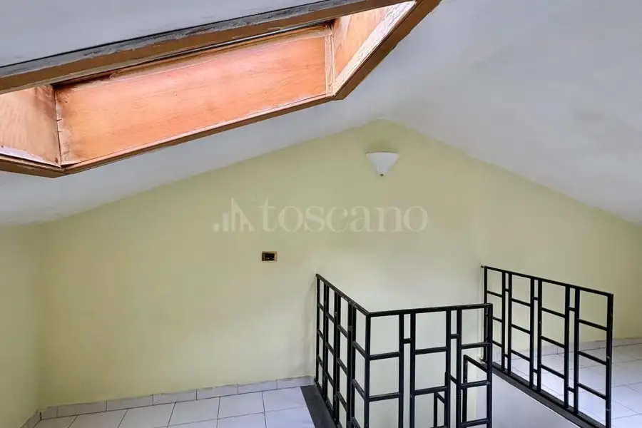 Casa Indipendente in vendita di 350 mq a €99.000 (rif. 101/2026)