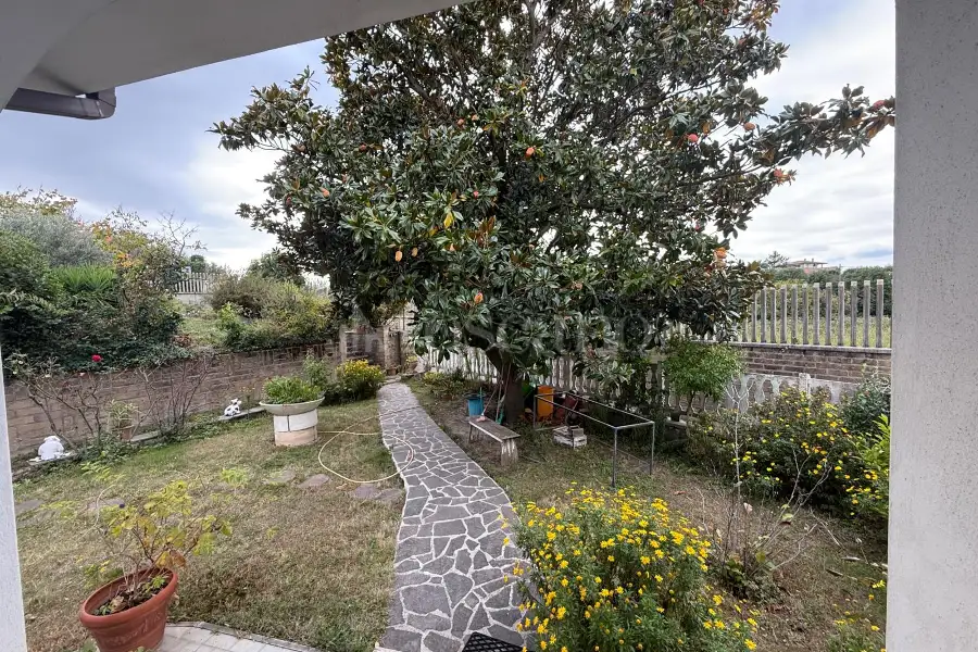 Villa Bifamiliare in vendita di 354 mq a €799.000 (rif. 13/2025)