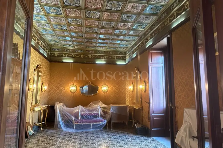Casa in vendita di 410 mq a €420.000 (rif. 25/2026)