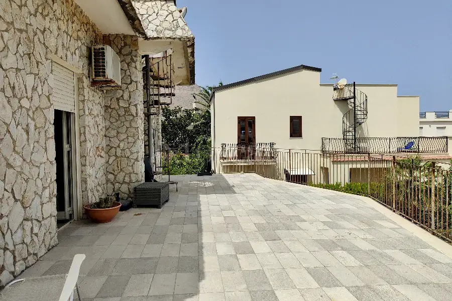 Villa in vendita di 300 mq a €495.000 (rif. 56/2026)