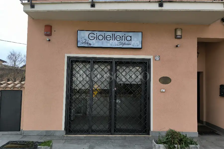 Negozio in affitto di 30 mq a €400 (rif. 30/2025)