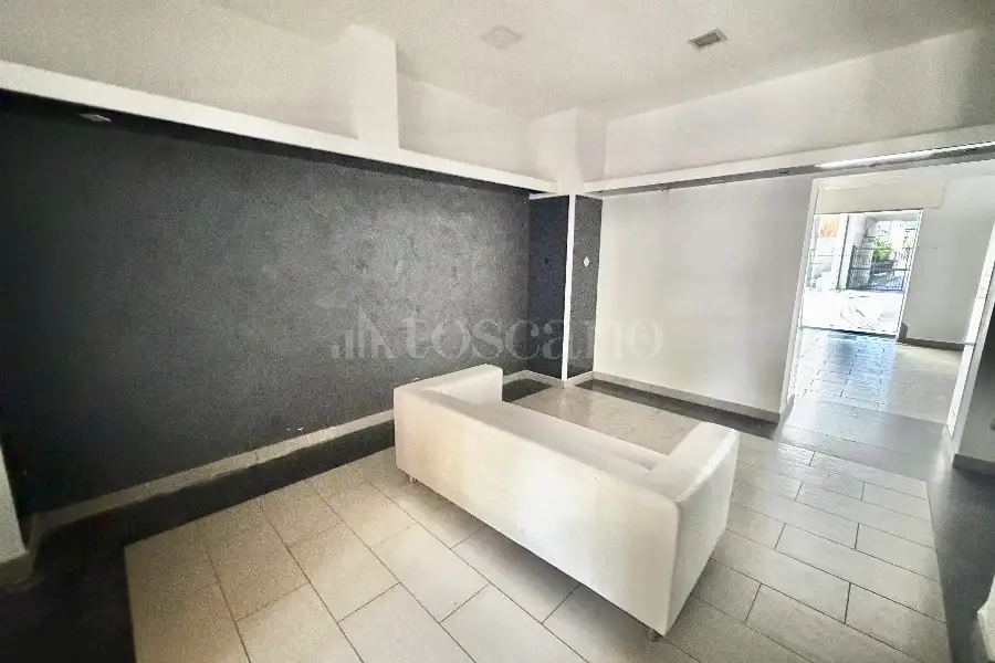 Negozio in vendita di 90 mq a €220.000 (rif. 8/2026)