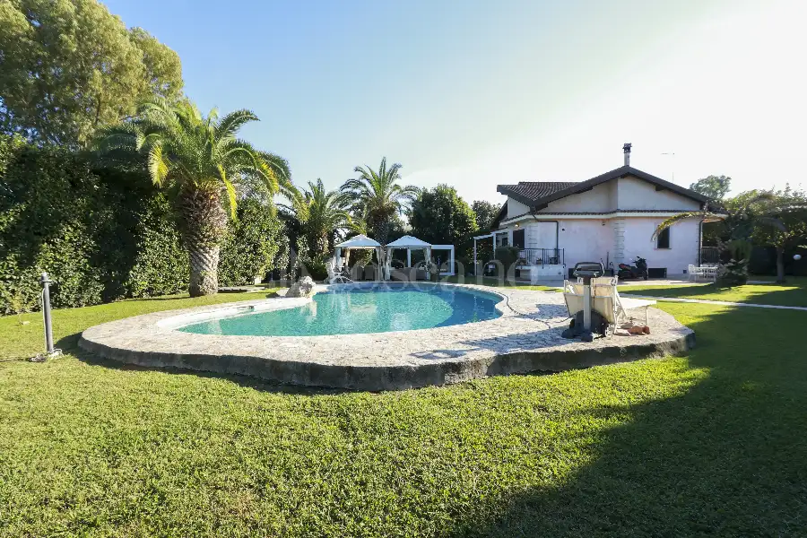 Villa in vendita di 200 mq a €769.000 (rif. 57/2026)