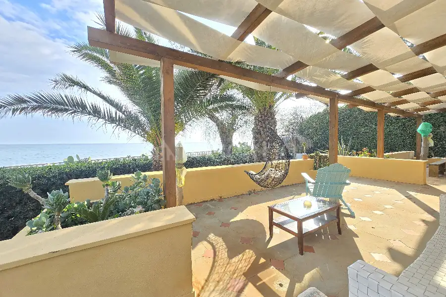 Villa in vendita di 250 mq a €1.200.000 (rif. 9/2025)