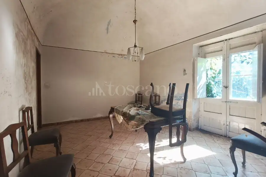 Casa Indipendente in vendita di 416 mq a €298.000 (rif. 174/2026)
