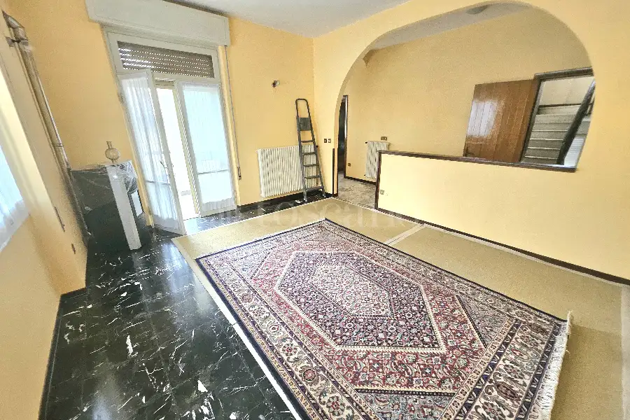 Casa Indipendente in vendita di 300 mq a €300.000 (rif. 6/2026)