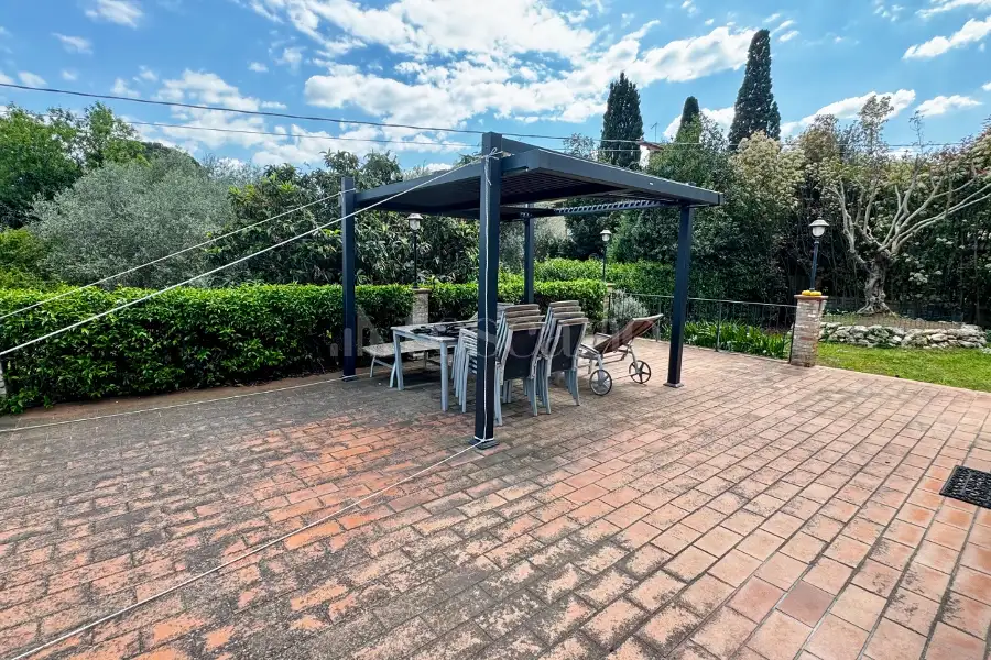Villa in vendita di 356 mq a €779.000 (rif. 12/2026)